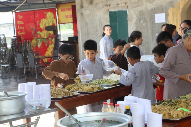 Tu niệm Phật một ngày tại chùa Đống Cao - Thanh Hóa