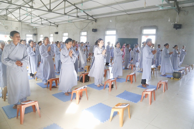 Tu niệm Phật một ngày tại chùa Đống Cao - Thanh Hóa