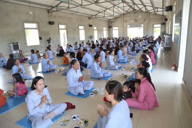 Tu niệm Phật một ngày tại chùa Đống Cao - Thanh Hóa