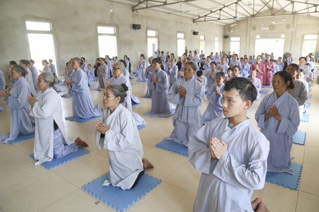 Tu niệm Phật một ngày tại chùa Đống Cao - Thanh Hóa