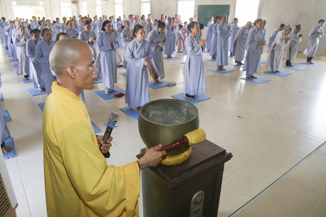 Tu niệm Phật một ngày tại chùa Đống Cao - Thanh Hóa
