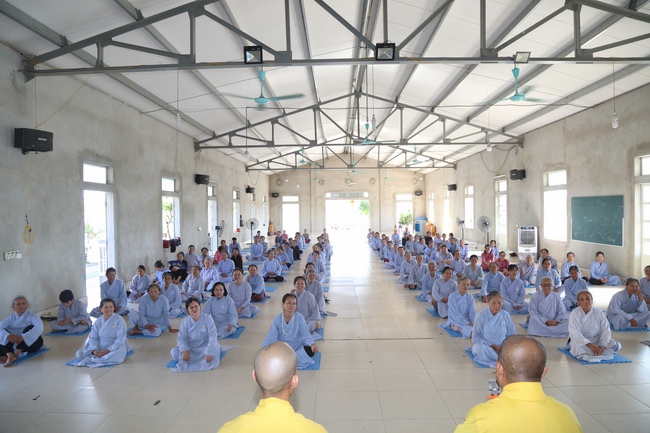 Tu niệm Phật một ngày tại chùa Đống Cao - Thanh Hóa