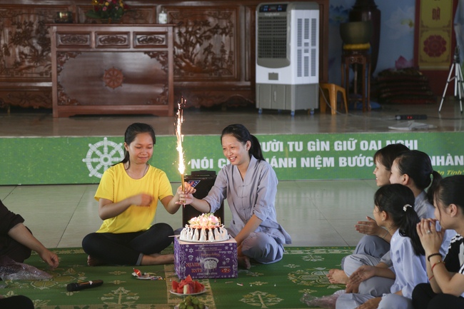 Tu niệm Phật một ngày tại chùa Đống Cao - Thanh Hóa