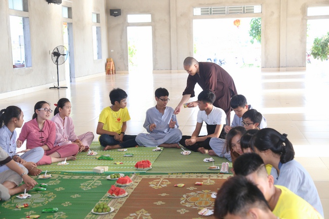 Tu niệm Phật một ngày tại chùa Đống Cao - Thanh Hóa