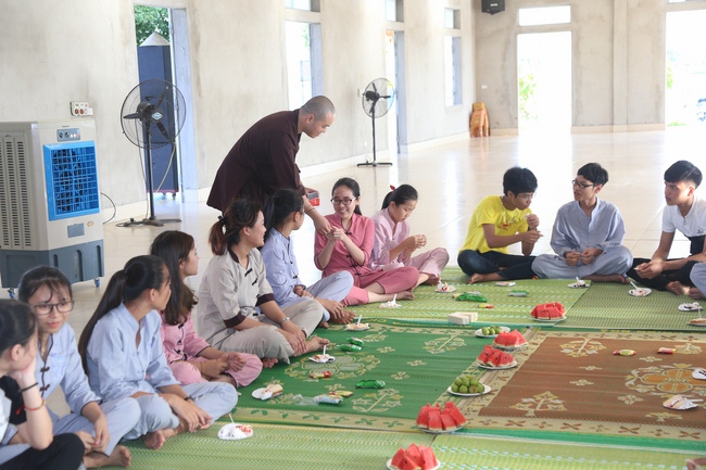 Tu niệm Phật một ngày tại chùa Đống Cao - Thanh Hóa