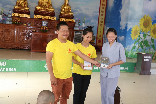 Tu niệm Phật một ngày tại chùa Đống Cao - Thanh Hóa