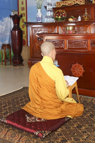 Tu niệm Phật một ngày tại chùa Đống Cao - Thanh Hóa