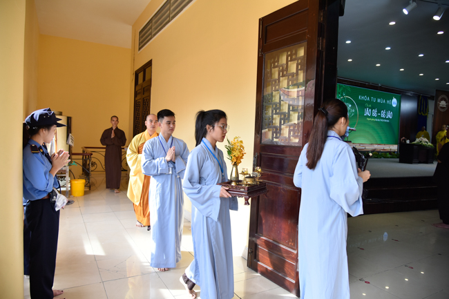 Summer Retreat 2018 on the Second Day: “Who am I?