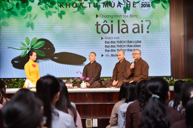 Summer Retreat 2018 on the Second Day: “Who am I?