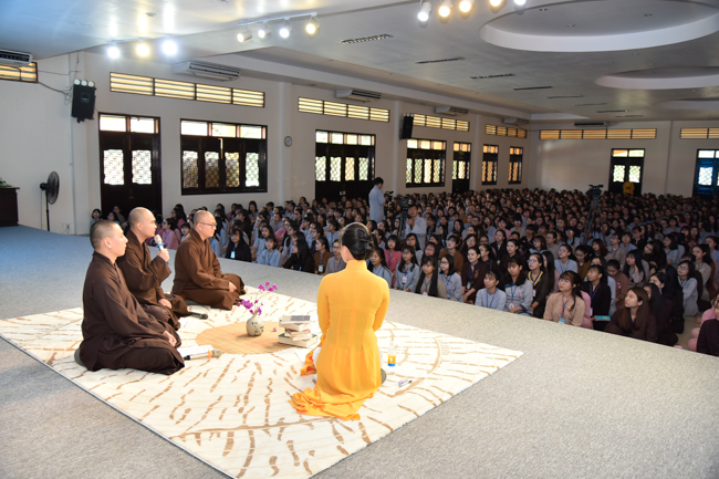 Summer Retreat 2018 on the Second Day: “Who am I?