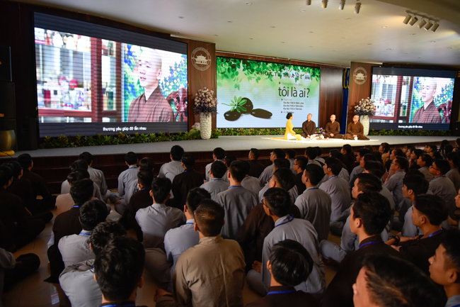 Summer Retreat 2018 on the Second Day: “Who am I?