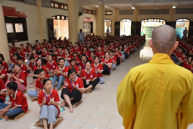 The second day of summer retreat at Tay Khanh pagoda - Thai Binh