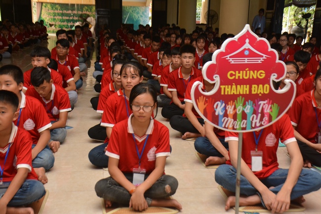 The second day of summer retreat at Tay Khanh pagoda - Thai Binh
