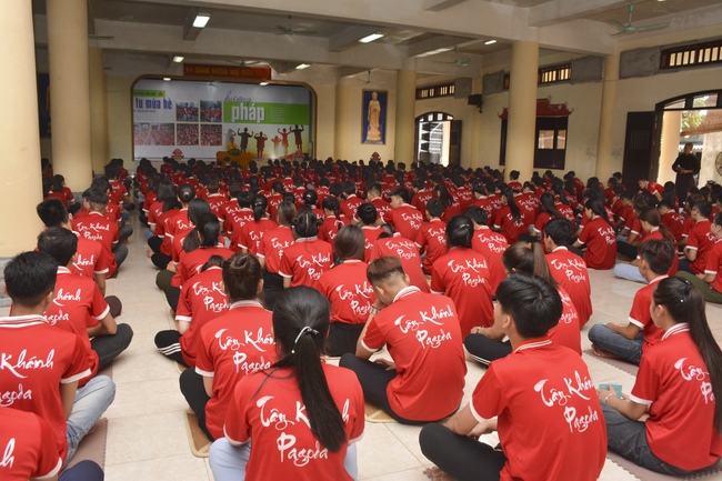 The second day of summer retreat at Tay Khanh pagoda - Thai Binh