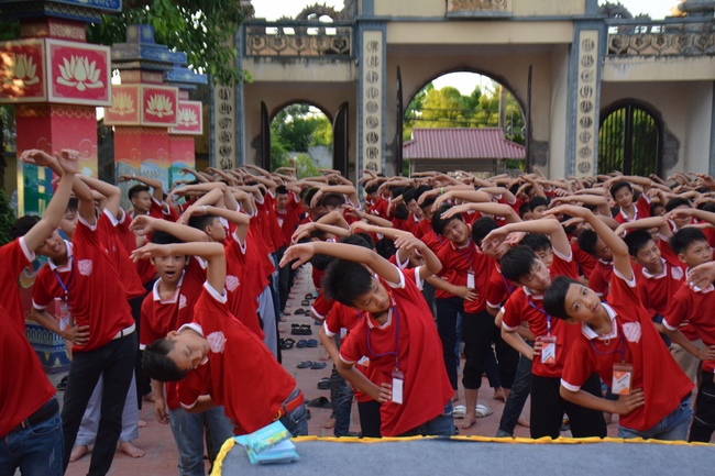 The second day of summer retreat at Tay Khanh pagoda - Thai Binh