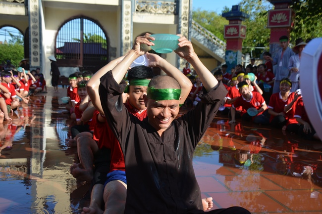 The second day of summer retreat at Tay Khanh pagoda - Thai Binh