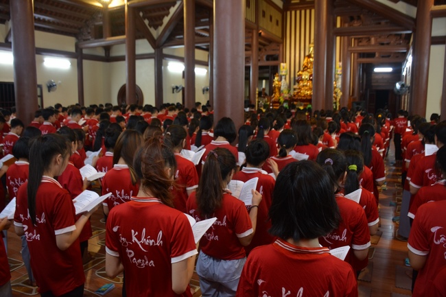 The second day of summer retreat at Tay Khanh pagoda - Thai Binh