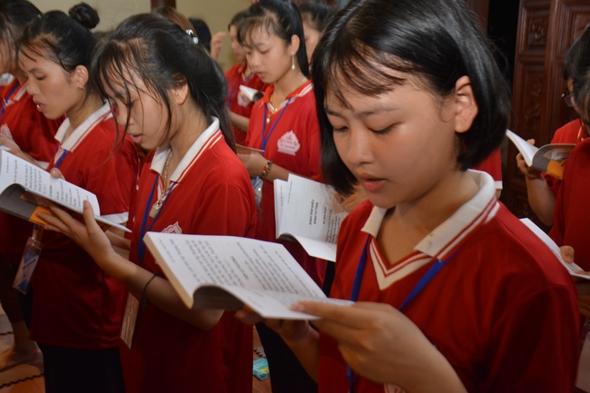 The second day of summer retreat at Tay Khanh pagoda - Thai Binh