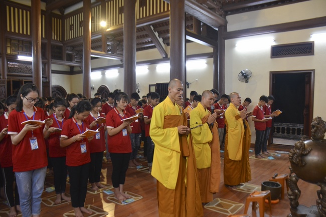 The second day of summer retreat at Tay Khanh pagoda - Thai Binh
