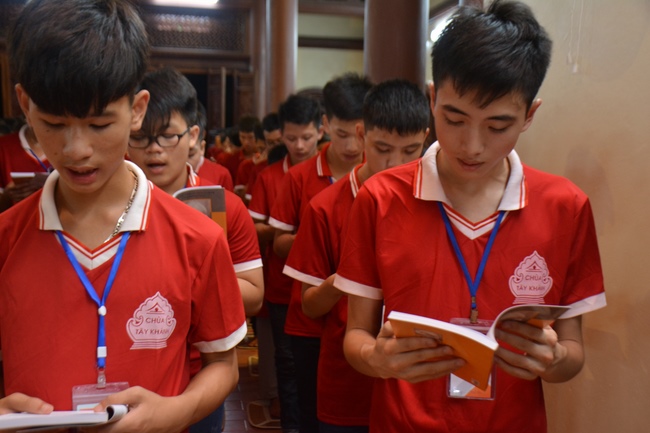 The second day of summer retreat at Tay Khanh pagoda - Thai Binh
