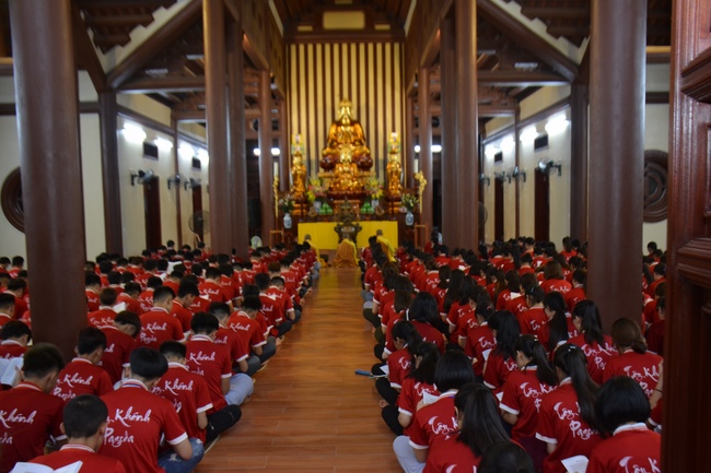 The second day of summer retreat at Tay Khanh pagoda - Thai Binh