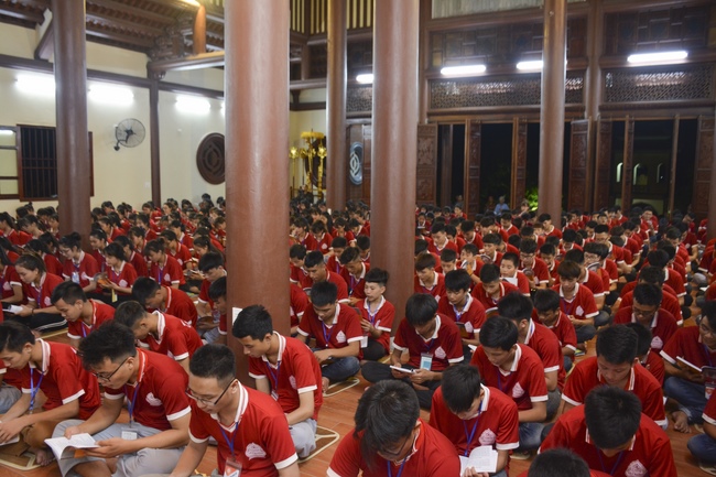 The second day of summer retreat at Tay Khanh pagoda - Thai Binh