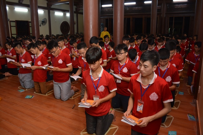 The second day of summer retreat at Tay Khanh pagoda - Thai Binh