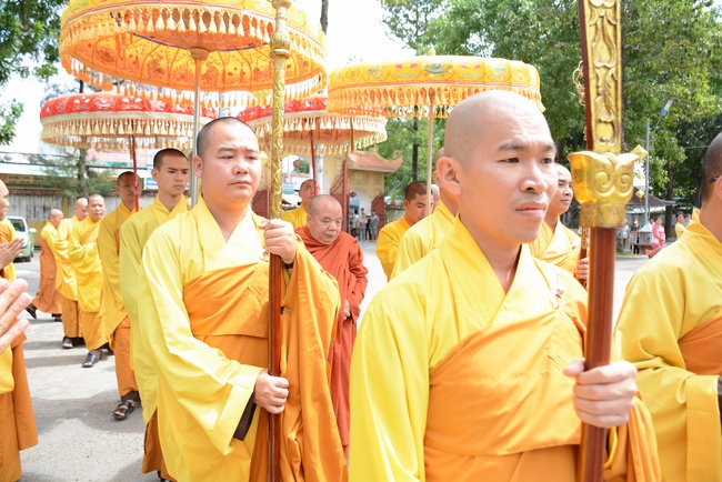 Phái đoàn BTS GHPGVN TP.HCM thăm Trường hạ Hoằng Pháp