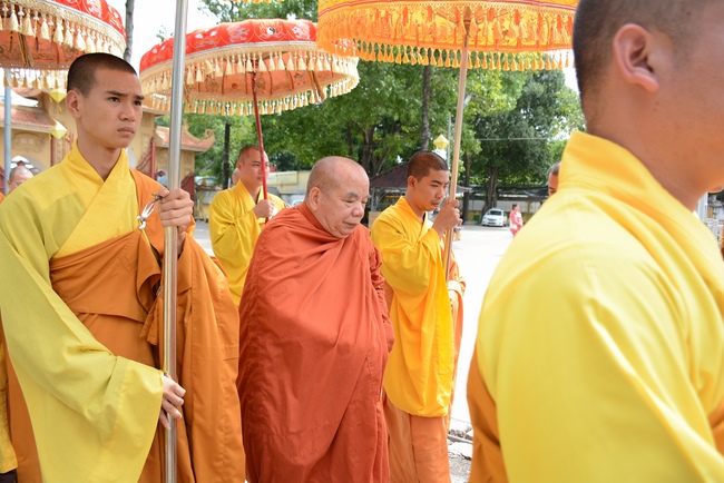 Phái đoàn BTS GHPGVN TP.HCM thăm Trường hạ Hoằng Pháp