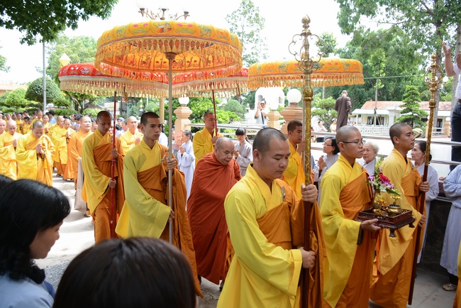 Phái đoàn BTS GHPGVN TP.HCM thăm Trường hạ Hoằng Pháp