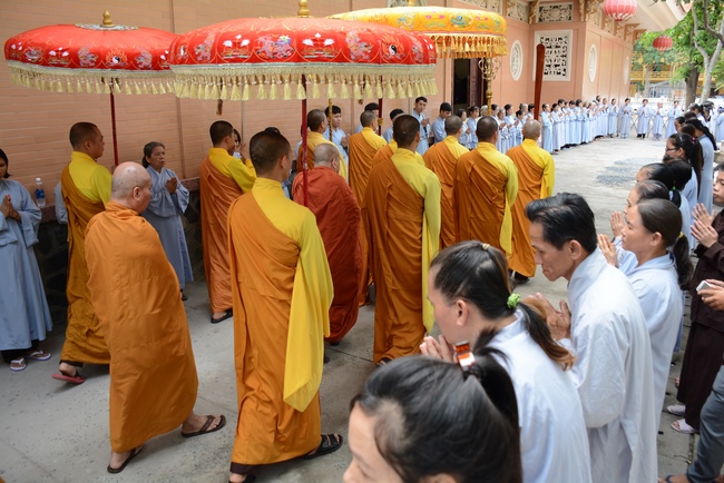 Phái đoàn BTS GHPGVN TP.HCM thăm Trường hạ Hoằng Pháp