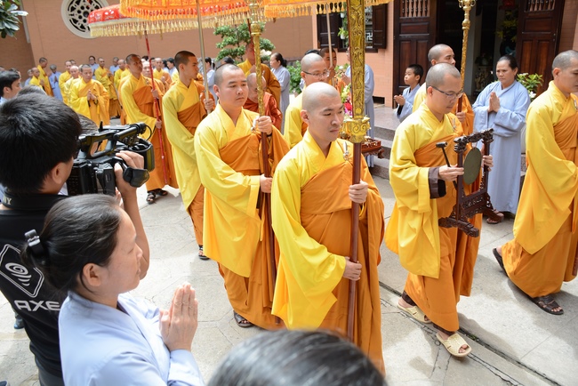 Phái đoàn BTS GHPGVN TP.HCM thăm Trường hạ Hoằng Pháp