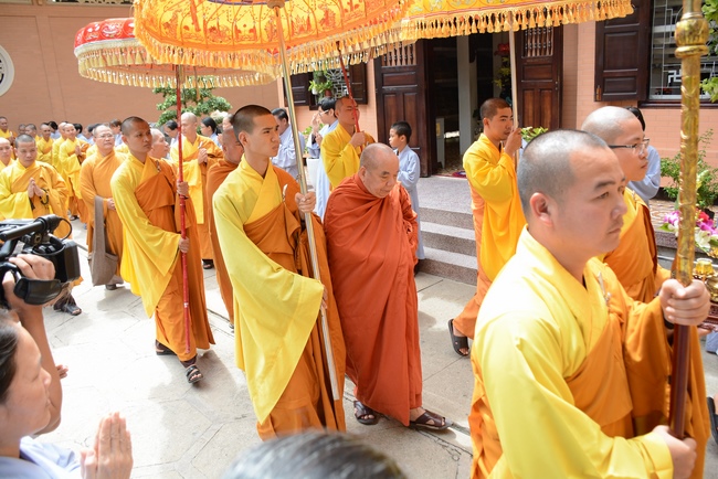 Phái đoàn BTS GHPGVN TP.HCM thăm Trường hạ Hoằng Pháp