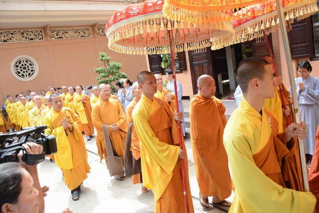 Phái đoàn BTS GHPGVN TP.HCM thăm Trường hạ Hoằng Pháp