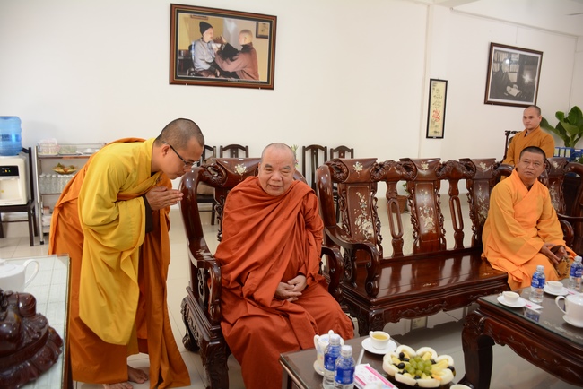 Phái đoàn BTS GHPGVN TP.HCM thăm Trường hạ Hoằng Pháp