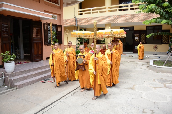 Phái đoàn BTS GHPGVN TP.HCM thăm Trường hạ Hoằng Pháp