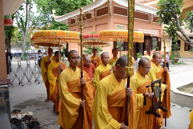 Phái đoàn BTS GHPGVN TP.HCM thăm Trường hạ Hoằng Pháp