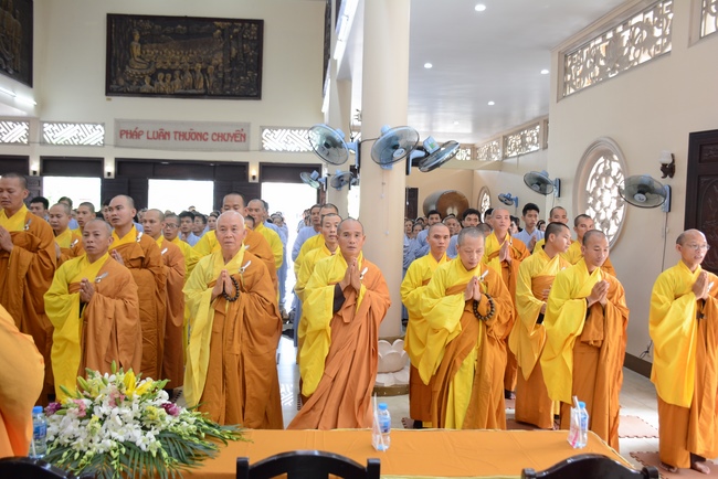 Phái đoàn BTS GHPGVN TP.HCM thăm Trường hạ Hoằng Pháp