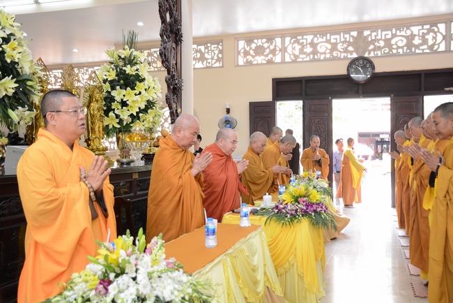 Phái đoàn BTS GHPGVN TP.HCM thăm Trường hạ Hoằng Pháp