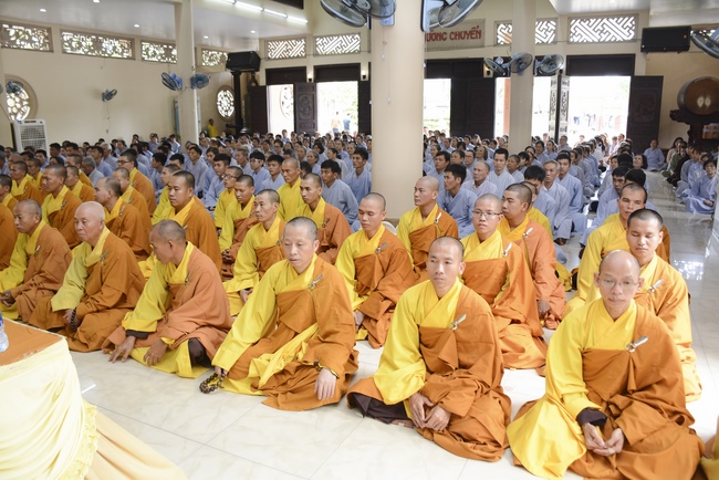 Phái đoàn BTS GHPGVN TP.HCM thăm Trường hạ Hoằng Pháp