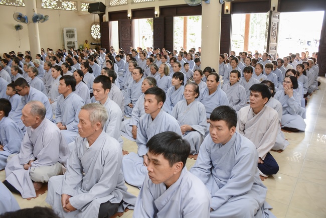 Phái đoàn BTS GHPGVN TP.HCM thăm Trường hạ Hoằng Pháp