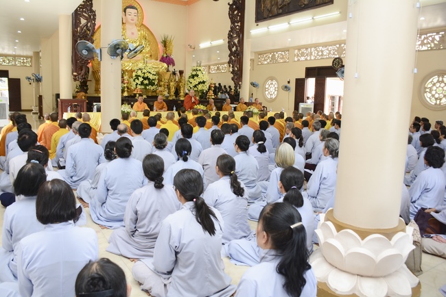 Phái đoàn BTS GHPGVN TP.HCM thăm Trường hạ Hoằng Pháp