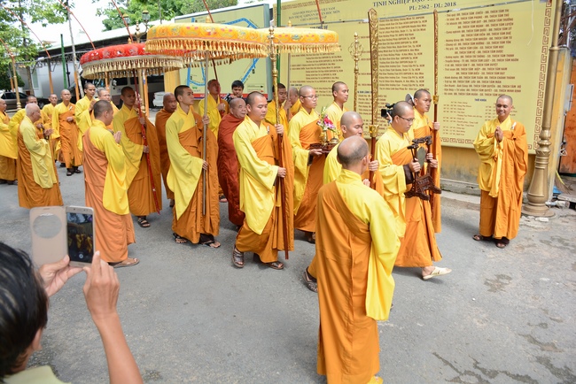 Phái đoàn BTS GHPGVN TP.HCM thăm Trường hạ Hoằng Pháp