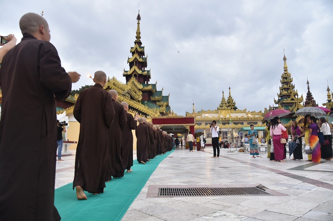 The Trip to Myanmar _ the Land of Golden Temples