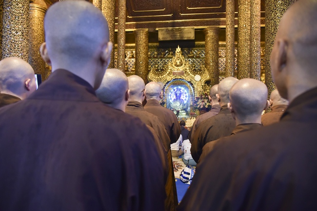 The Trip to Myanmar _ the Land of Golden Temples