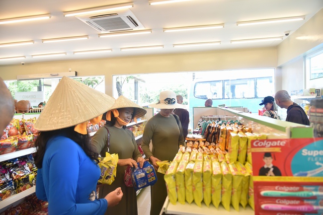 Chiêm bái chùa Hòn Đá Vàng và chùa Phật Tứ Diện - TP. BaGo