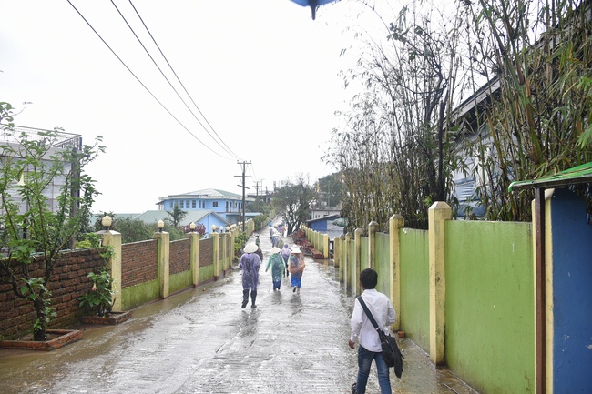 Chiêm bái chùa Hòn Đá Vàng và chùa Phật Tứ Diện - TP. BaGo