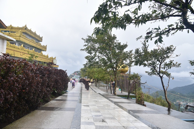 Chiêm bái chùa Hòn Đá Vàng và chùa Phật Tứ Diện - TP. BaGo