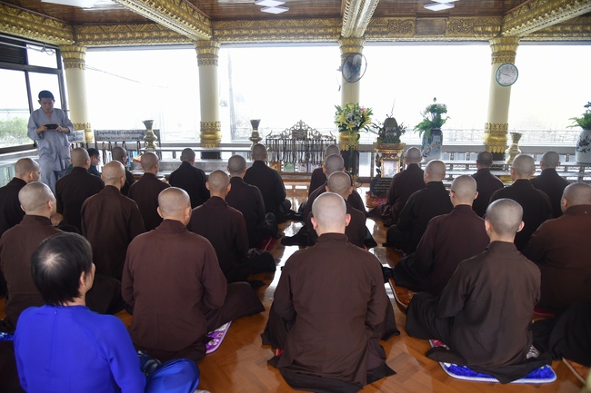 Chiêm bái chùa Hòn Đá Vàng và chùa Phật Tứ Diện - TP. BaGo