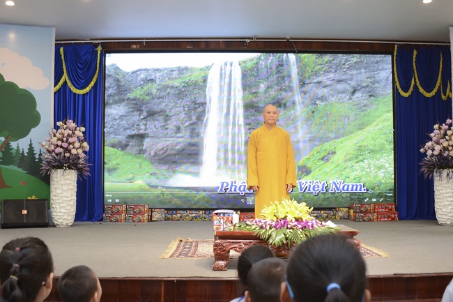 Khóa tu thiếu nhi “Em về bên Phật”